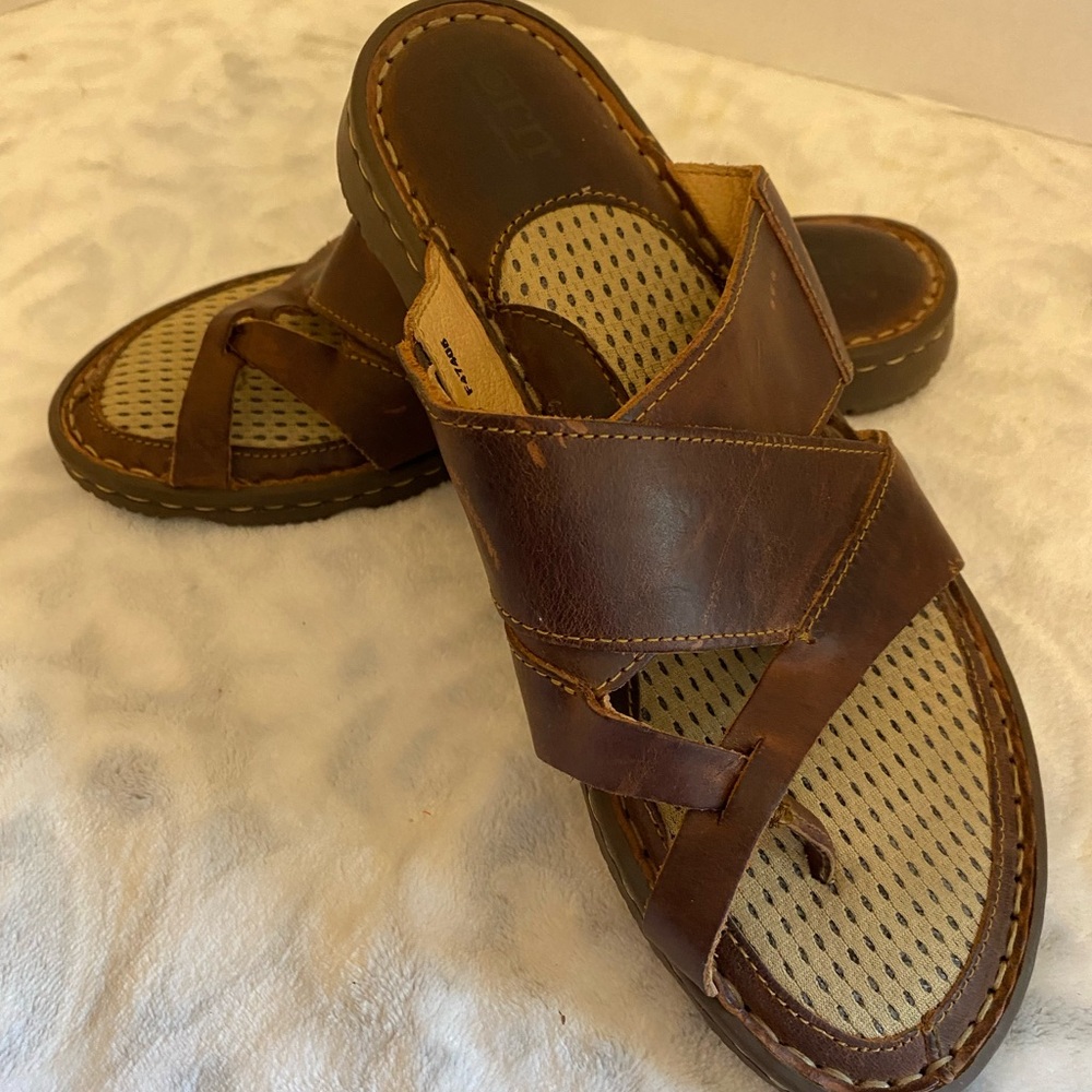 Born Women’s Brown Leather Sandal